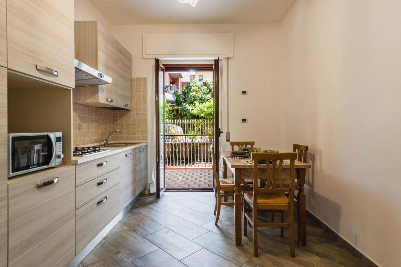 Lemon Tree Apartments By Wonderful Italy Giardini Naxos Esterno foto
