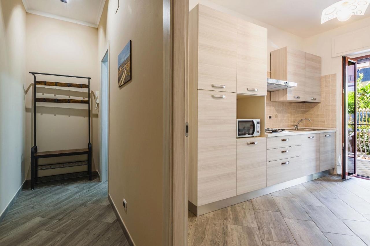 Lemon Tree Apartments By Wonderful Italy Giardini Naxos Esterno foto